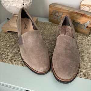 Clarks women’s Gray Slip-On Shoes